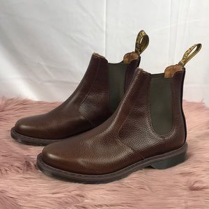dr martens victor